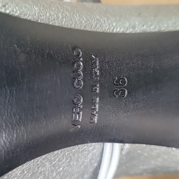 Roberto Del Carlo Leather Pumps  - Women's - Picture 10 of 13